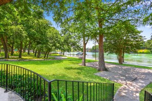 Property grounds - Sportman's Den Stay for 6 (New Braunfels)