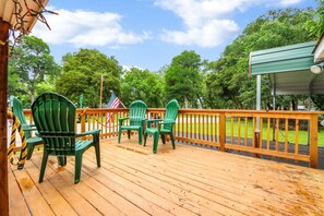 Terrace/patio - Sportman's Den Stay for 6 (New Braunfels)