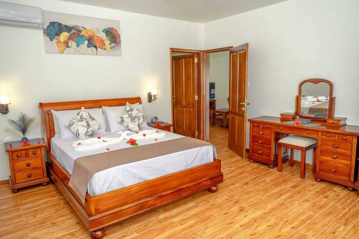 In-room safe, free WiFi