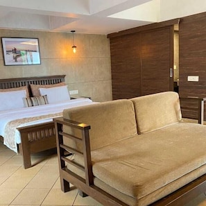 Zimmersafe, Bügeleisen/Bügelbrett