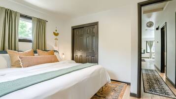 5 bedrooms, desk, iron/ironing board, free WiFi