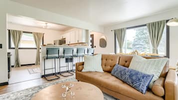 Smart TV, table tennis