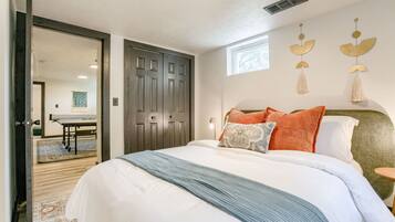 5 bedrooms, desk, iron/ironing board, free WiFi