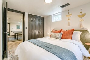 5 bedrooms, desk, iron/ironing board, free WiFi