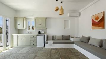 Luxury Apartment, Sea View | In-room safe, blackout drapes, free WiFi