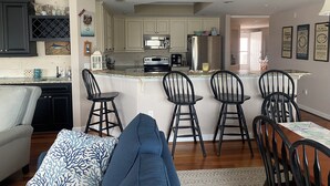 Interior - Beautiful 3-bedroom condo bay side with fantastic view of harbor.  Sleeps 7 (Ocean City)
