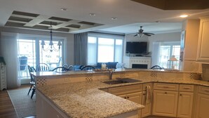 Private kitchen - Beautiful 3-bedroom condo bay side with fantastic view of harbor.  Sleeps 7 (Ocean City)