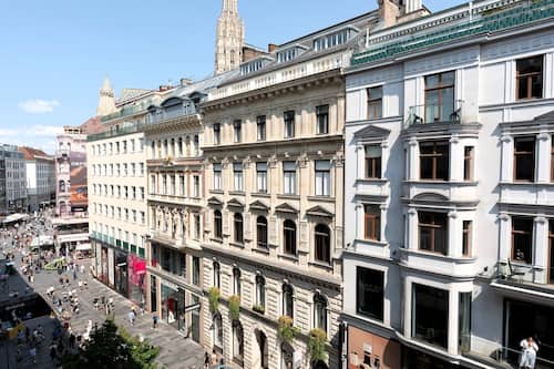 Signature View | Exterior