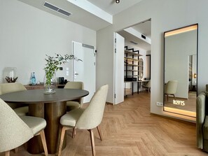 Executive Suite | Living area