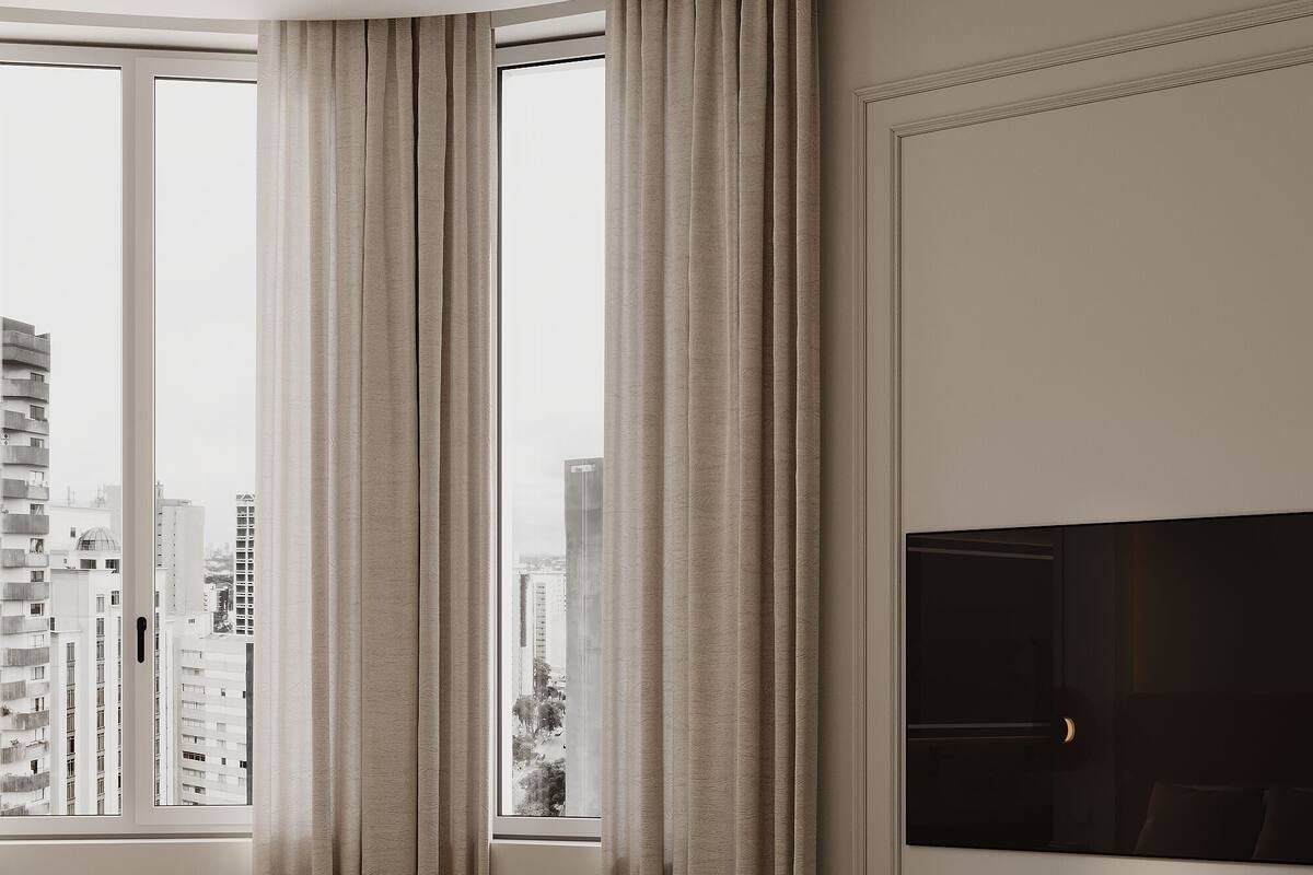 Signature Room, City View | In-room safe, desk, laptop workspace, blackout drapes