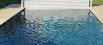 Dolce Vita Elegant and comfortable new villa with heated pool for 12 people