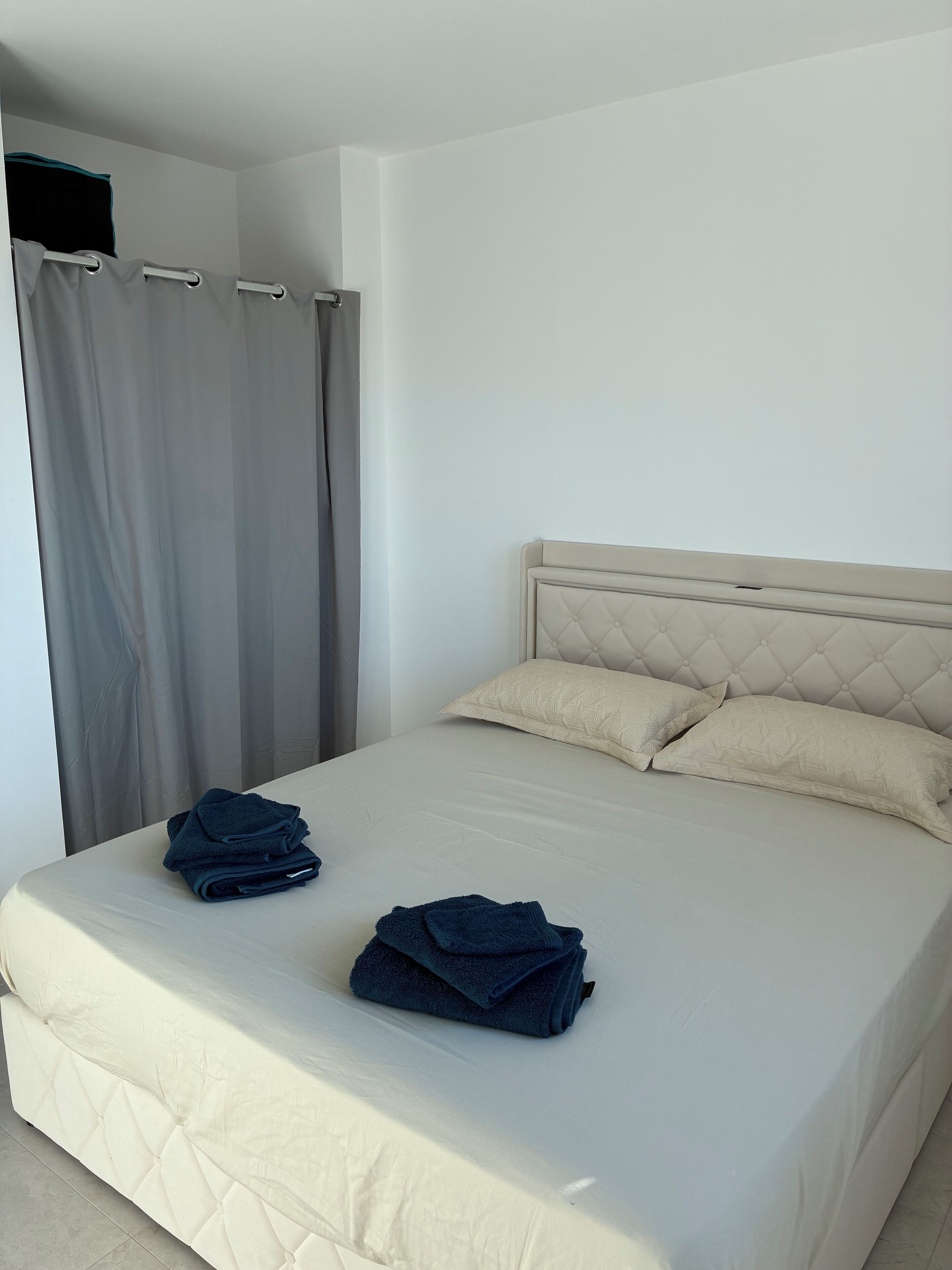 5 chambres, fer et planche à repasser, lit parapluie, Wi-Fi gratuit