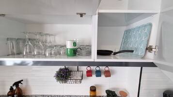 Apartment, 2 Bedrooms | Private kitchen