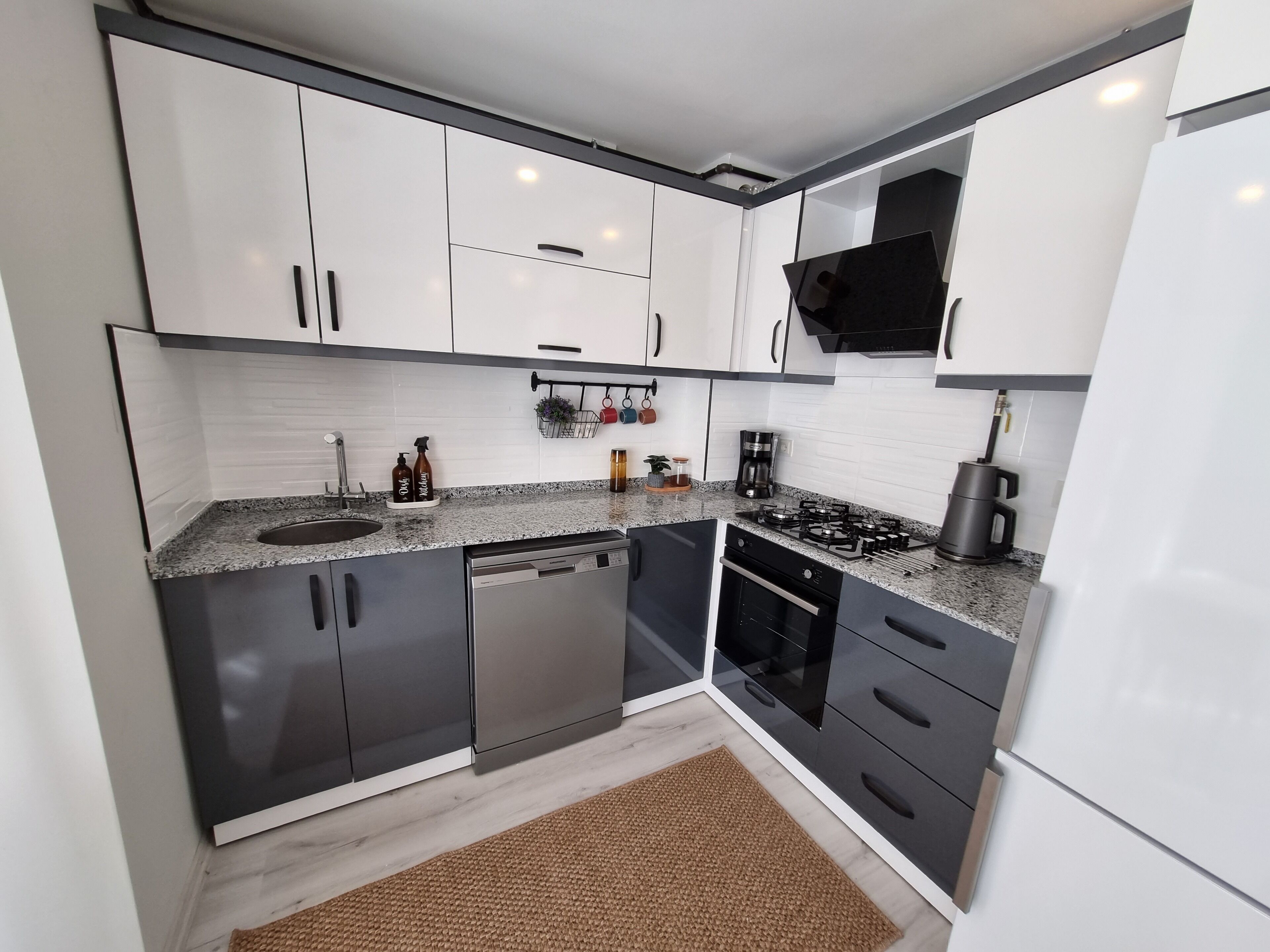 Apartment, 2 Bedrooms | Private kitchen