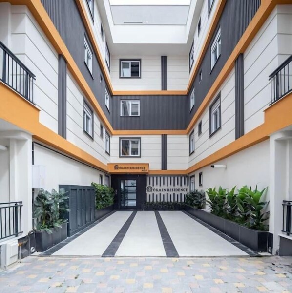 Pintu masuk hartanah