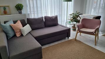 Apartment, 2 Bedrooms | Blackout drapes, iron/ironing board, free WiFi