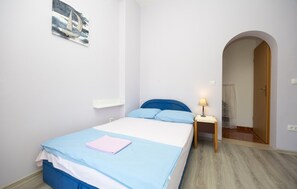 1 室のベッドルーム、WiFi (無料)