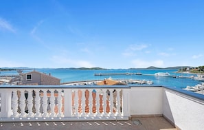 Property grounds - 1 bedroom nice apartment in Vodice (Vodice)