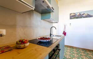 Réfrigérateur, cafetière/bouilloire