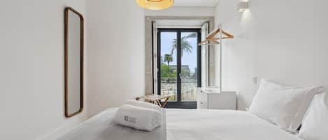 1 dormitorio, tabla de planchar con plancha, Internet y ropa de cama