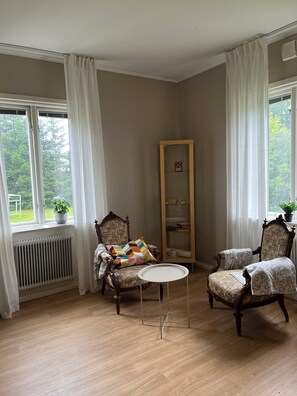Khu tiếp khách ở sảnh