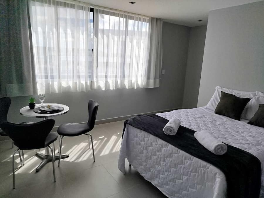 Wifi gratis y ropa de cama