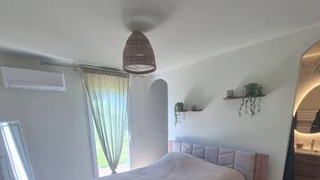 3 slaapkamers, een strijkplank/strijkijzer, wifi, beddengoed