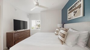 1 bedroom, desk, iron/ironing board, WiFi - Landing | Beautiful 1BD, Pool, Gym (Phoenix)