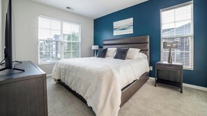 2 bedrooms, desk, iron/ironing board, WiFi