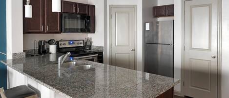 Kühlschrank, Esstisch