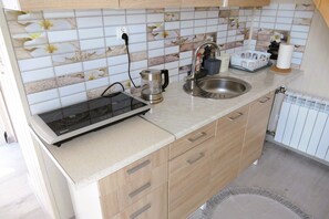 Fridge, stovetop, highchair