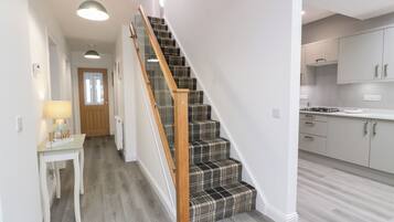 ุงูู
ูุดุฃุฉ ู
ู ุงูุฏุงุฎู