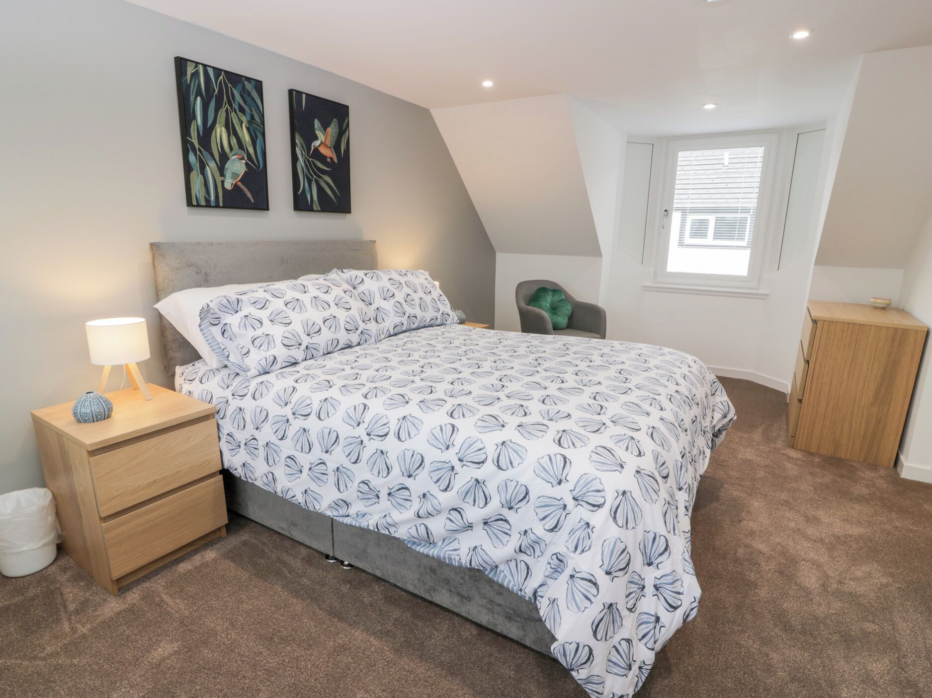 3 عدّة غرف نوم وبديكورات فريدة لكل غرفة وطراز فريد لكل وحدة