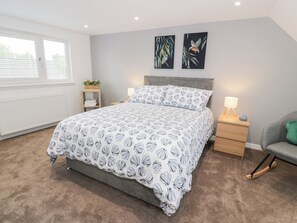 3 bedrooms, individually decorated, individually furnished, free WiFi - Beach House (Stranraer)