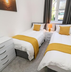 Iron/ironing board, WiFi, bed sheets
