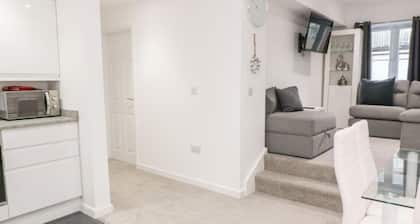 Cosy retreat ideal for family stays - 5 minutes from Falmouth Town Centre