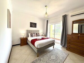 3 bedrooms, iron/ironing board, free WiFi, bed sheets - QUARTEIRA AMAZING VILLA WITH PRIVATE POOL by HOMIN (Quarteira)