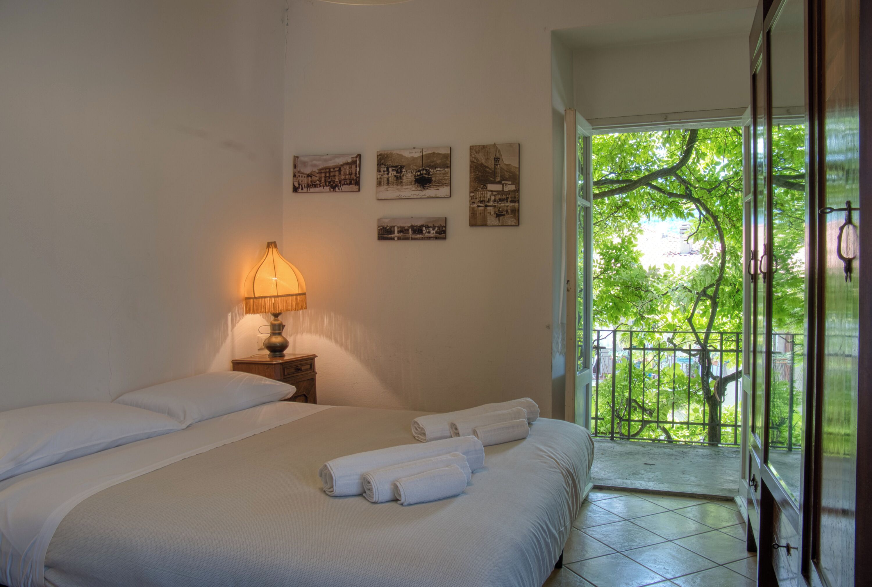 2 bedrooms, bed sheets