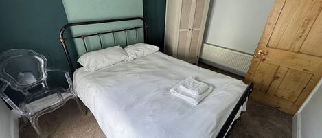 2 bedrooms, individually decorated, individually furnished, free WiFi