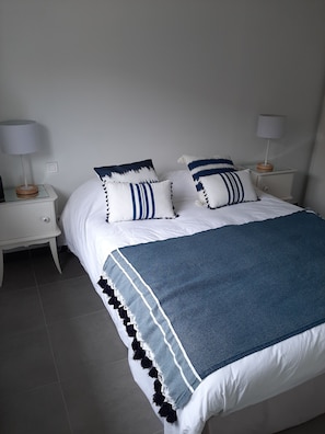 3 Schlafzimmer, BĂŒgeleisen/BĂŒgelbrett, WLAN, BettwĂ€sche
