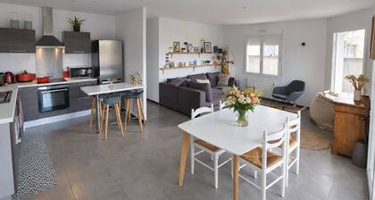 Family house 7 pers - Enclosed garden - 10 min from lake and ocean