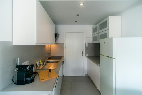 Fridge, microwave, oven, dishwasher