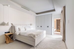4 Schlafzimmer, Schreibtisch, Bügeleisen/Bügelbrett, kostenloses WLAN