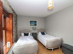 2 bedrooms, individually decorated, individually furnished, free WiFi