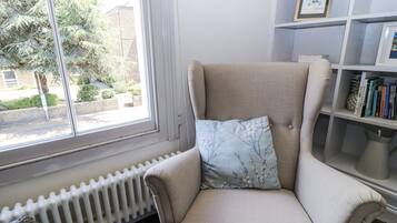Cottage | Interior