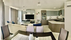 Smart TV - Charming, ocean view, perfect location, 2 bed/2bath condo in San José del Cabo. (San José del Cabo)