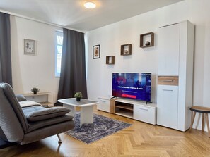 Superior Apartment, City View | Living area - Margot (Vienna)