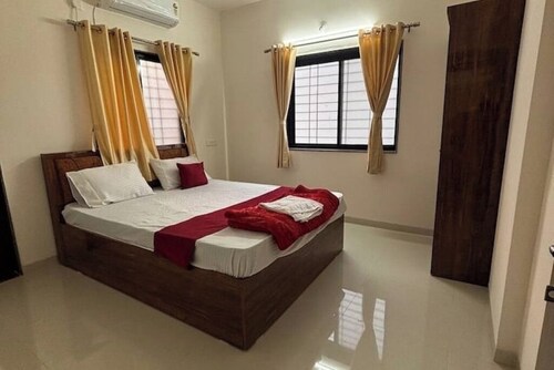 1 BHK Comfy Stay 102