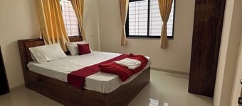 1 BHK Comfy Stay 102