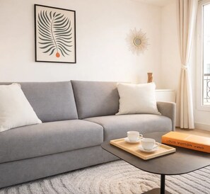 Interior detail - 1565 Pétion (Paris)